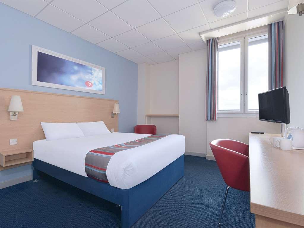 Travelodge Oswestry Room photo